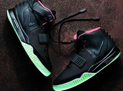 "Black/Solar Red" Nike Air Yeezy 2 - SneakerNews.com