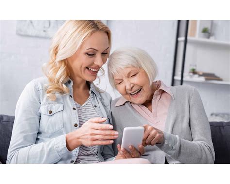 How to choose the best cell phones for visually impaired seniors? - Airvoicewireless