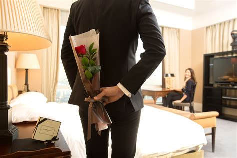 The sweetest deals for a romantic Valentine’s night at the hotel (and morning after)