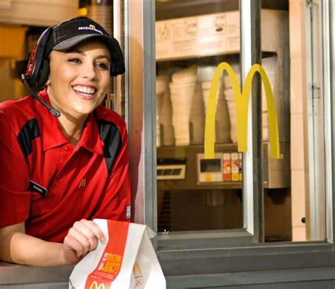 Lavoro Facile - McDonald's cerca addetti/e sala e cucina a Roma, Ostia e Acilia