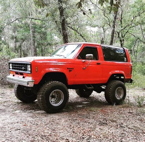 1984 Ford Bronco Lifted