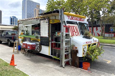 This Mexican Food Truck Serves Up Tacos, Carnitas, Chimichangas ... and ...