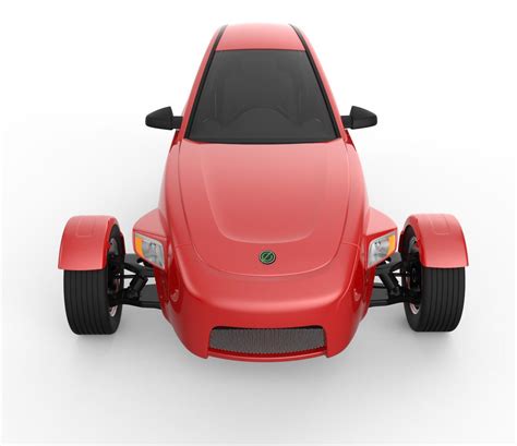 Elio Motors highlights its $7,000, 84-mpg 3-wheeled car