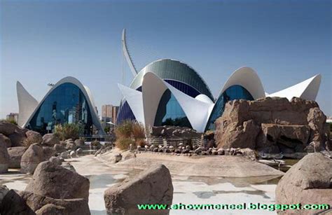 Showmeneel: Largest Aquarium in Europe... Watch it!!!!! Its a Wonder of ...