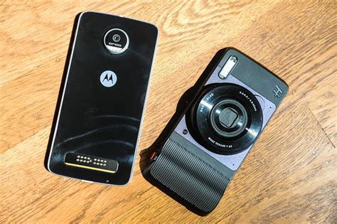 Moto Z Phone Gets a Hasselblad Camera, but Not High-End Photos - WSJ