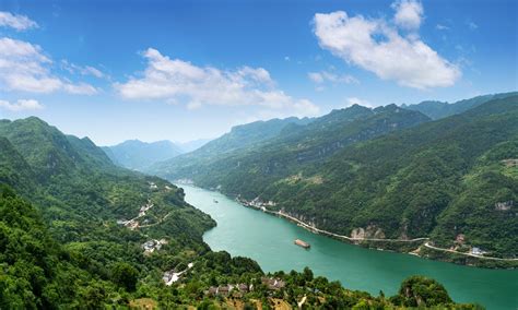 Yangtze - What Is The Source Of The Yangtze River Worldatlas : Yangtze river dam at sandouping ...