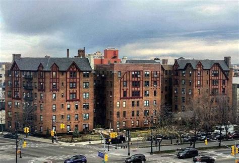 Wandering New York, An #apartment_house in #Prospect_Heights,...