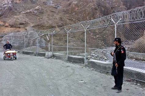 Pakistan Builds Border Fence With Afghanistan – Newsweek Pakistan