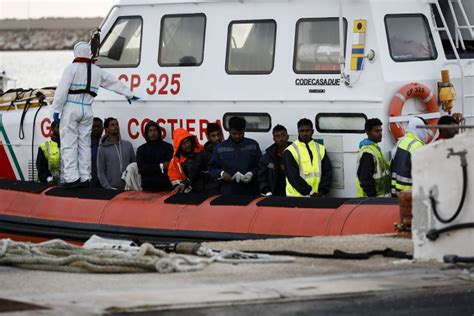 17 survivors of shipwreck off Libya arrive in Italy's Pozzallo ...