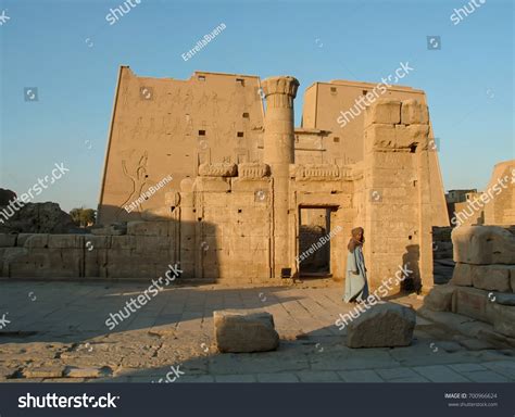 Egypt January 15 2005 Giant Pylon Stock Photo 700966624 | Shutterstock