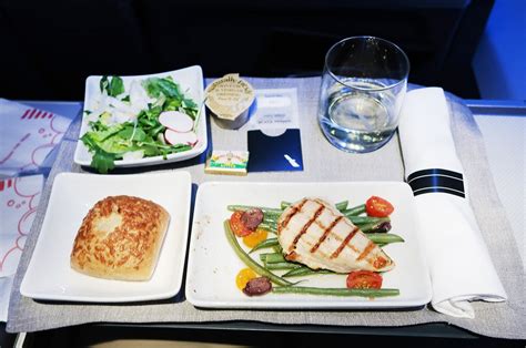 Which Airlines Serve Meals in Domestic First Class? - The Points Guy