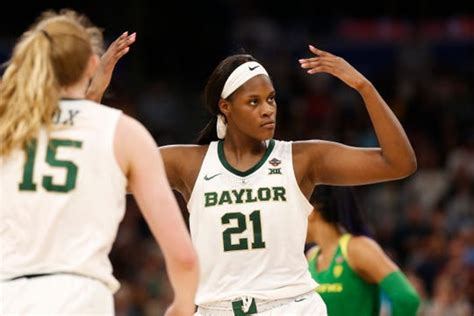 Women's Final Four: Baylor is a 2-point team in a 3-point world