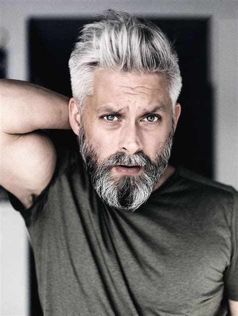 silver fox silberne haare modern tragen mit bart für ältere männer | Beard styles for men, Beard ...