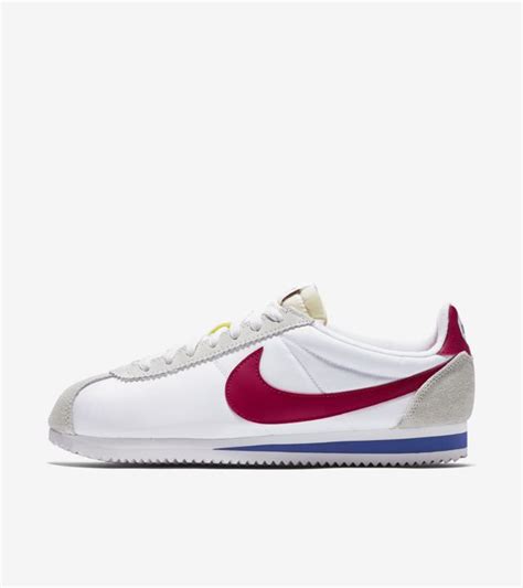 Nike Classic Cortez Premium 'White & Varsity Red'. Nike SNKRS