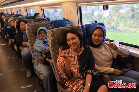 Indonesians on Jakarta-Bandung high-speed train: It's so fast and comfortable