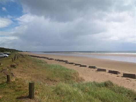 Alnmouth beach © Michael Dibb cc-by-sa/2.0 :: Geograph Britain and Ireland