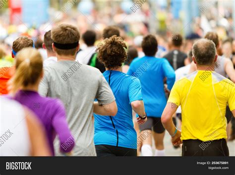 Running Crowd Marathon Image & Photo (Free Trial) | Bigstock