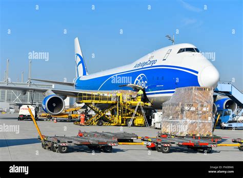 freighter, freight, cargo, airplane, aircraft, plane, Boeing, B 747 ...