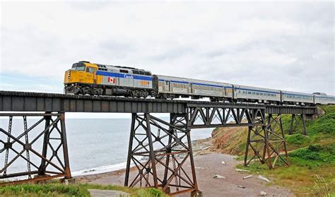 Canadian Newlyweds Nearly Hit by Train During Bridge Photo Shoot on the ...