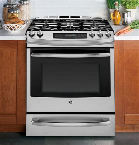 Slide-In vs Freestanding Range - Which Stove is Best For Your Kitchen