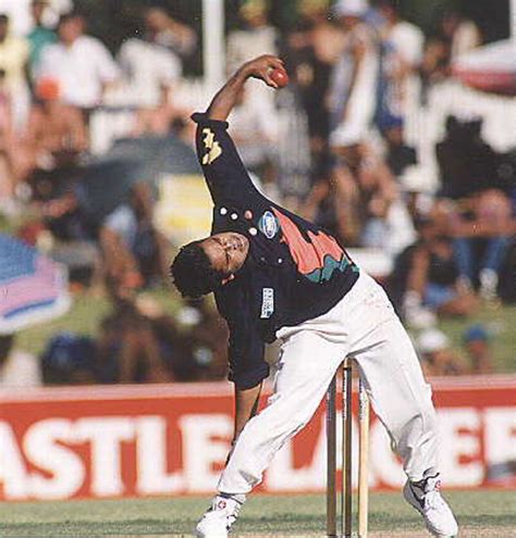 Paul Adams' bowling action | ESPNcricinfo.com