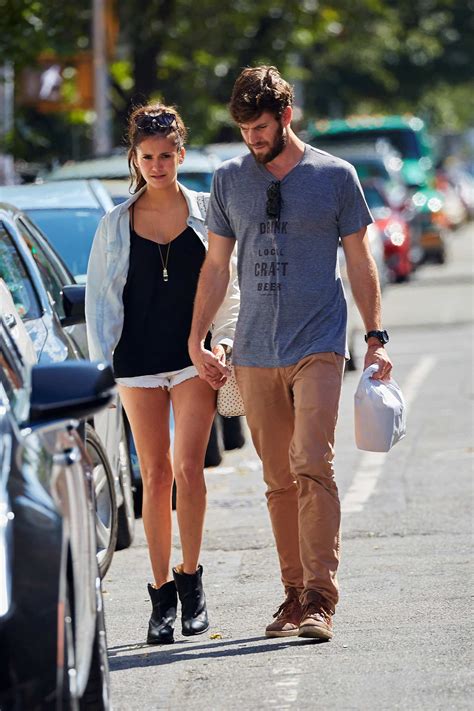 Nina Dobrev and Boyfriend Austin Stowell Share A Love PDA in NYC – Celeb Donut