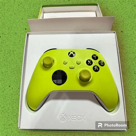 Xbox Wireless Controller - Electric Volt - With Issue, Video Gaming, Gaming Accessories ...