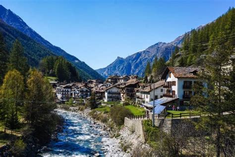 7 Best Things to Do in Aosta Valley (Valle d'Aosta), Italy + Map