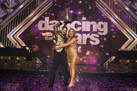 Dancing With the Stars Season 28 Winner | POPSUGAR Entertainment