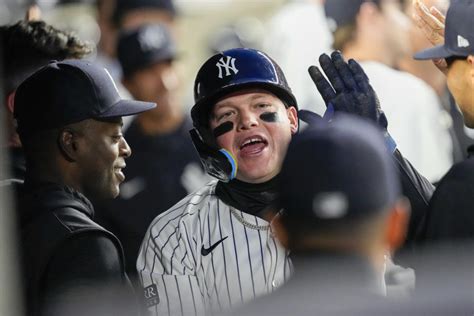 Alex Verdugo gets the Yankees' `dawgs' out, sparking barking ...