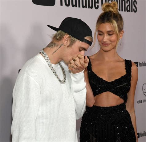 Hailey Bieber Clarifies Pregnancy Rumours After Justin's Comment