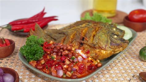 Bikin Nagih! Resep Ikan Mujair Goreng Sambal Terong Pedas Nikmat, Nasi ...