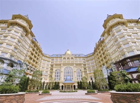 Best Hotels To Stay Near Disneyland In Tokyo