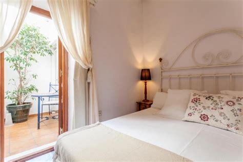 My 5 best budget hotels in Seville (2024)