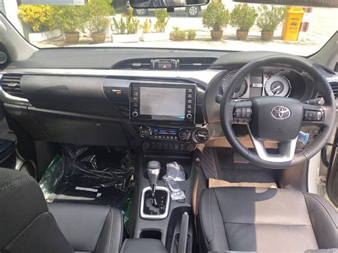 Toyota Hilux 2022 Interior