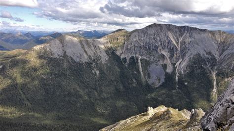 Jëjezhuu Tr’injàa Mountain - Yukon - Charley Rivers National Preserve ...