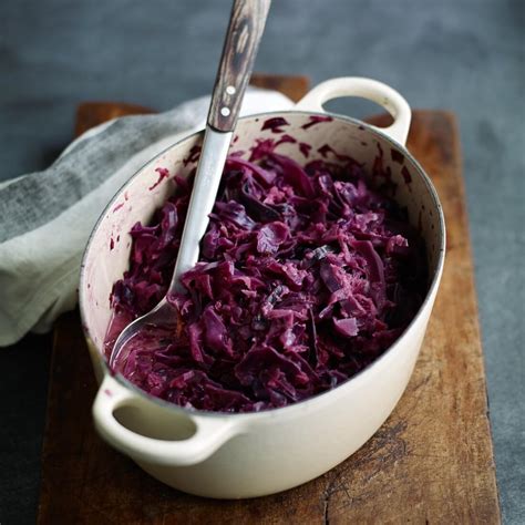 Braised red cabbage recipe / Riverford