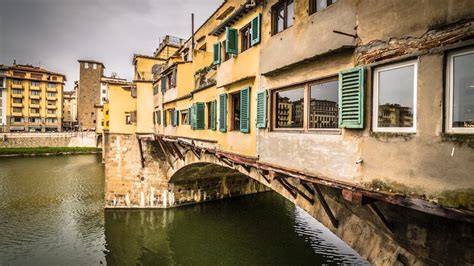 Coronavirus, Ponte Vecchio va ko. Gli orafi: "Senza turismo non riapriamo"