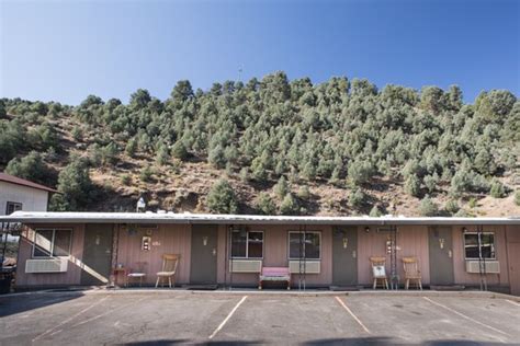 COZY MOUNTAIN MOTEL - Updated May 2024 - 33 Photos & 56 Reviews - 40 Main St, Austin, Nevada ...