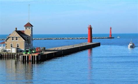 Muskegon South Pier Lighthouse, Muskegon - MI | Roadtrippers Michigan Beach Towns, Michigan ...