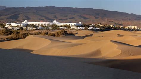 Maspalomas Beach and Sand Dunes - Must-See in Gran Canaria