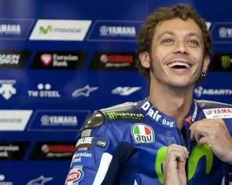 Épinglé par PoetrySolo 46 sur valentino Rossi