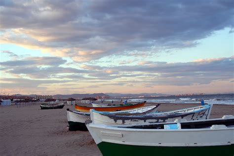 File:Playa de El Cabanyal (Valencia) 02.jpg - Wikimedia Commons