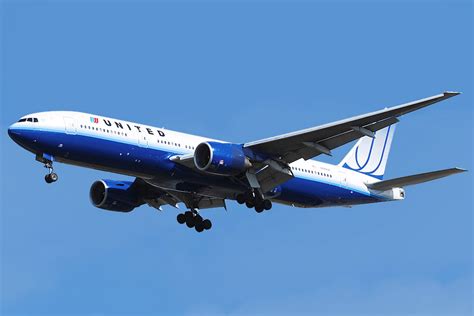 File:United Airlines B777-200 N780UA.jpg - Wikipedia, the free encyclopedia