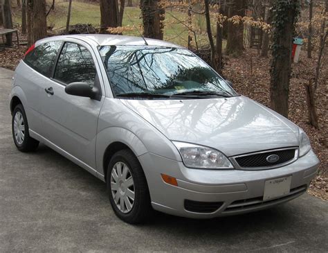 2005 Ford Focus - Information and photos - MOMENTcar