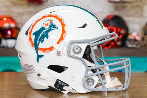 Miami Dolphins Riddell SpeedFlex Helmet - 1972 Throwback – Green Gridiron, Inc.