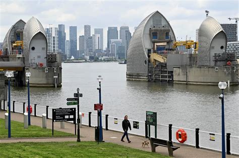 UK accelerates London flood defence plan to counter rising climate risk | Reuters