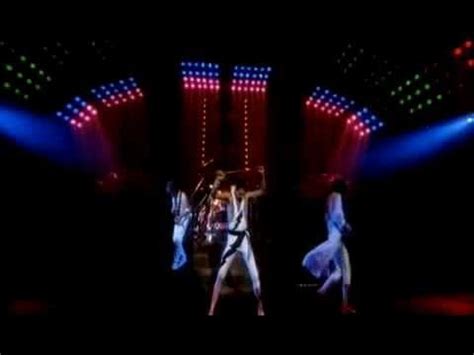 Queen - Hammer To Fall (Official Video) Chords - Chordify