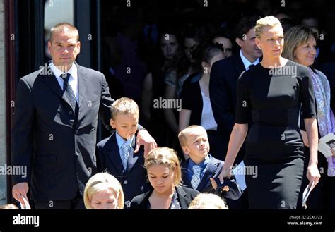 Lachlan murdoch elisabeth murdoch hi-res stock photography and images ...