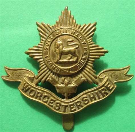 WORCESTERSHIRE REGIMENT CAP BADGE